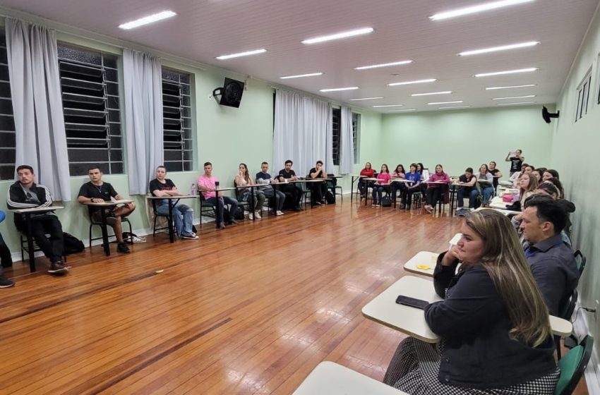  Roda de conversa aborda combate ao abuso sexual de crianças e adolescentes