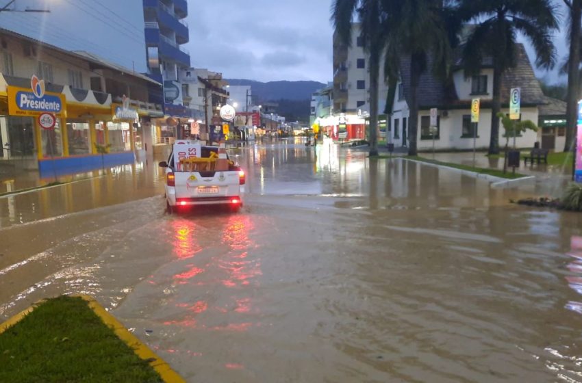  Mais dois municípios decretam situação de emergência por causa das chuvas em SC