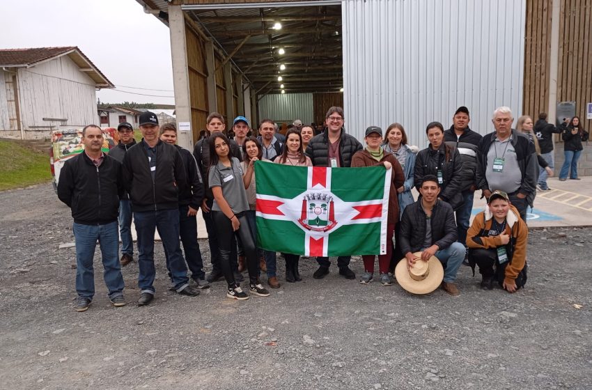  Prefeitura promove passeio educacional para “Jovens do Agro”