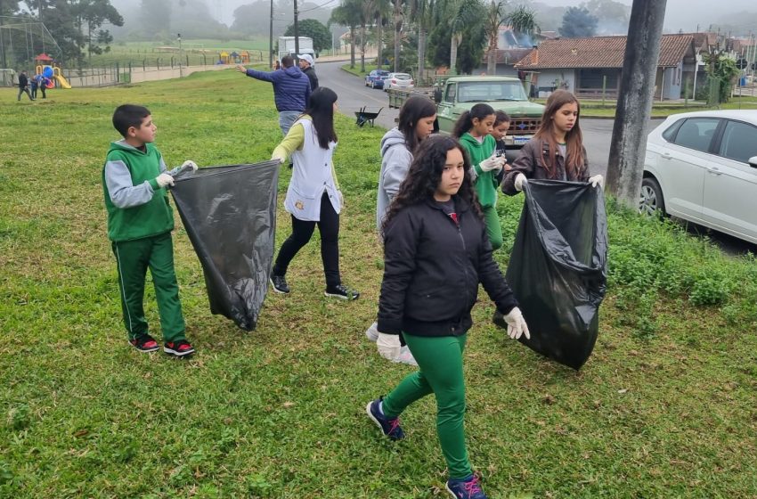  Ações ambientais realizadas com estudantes