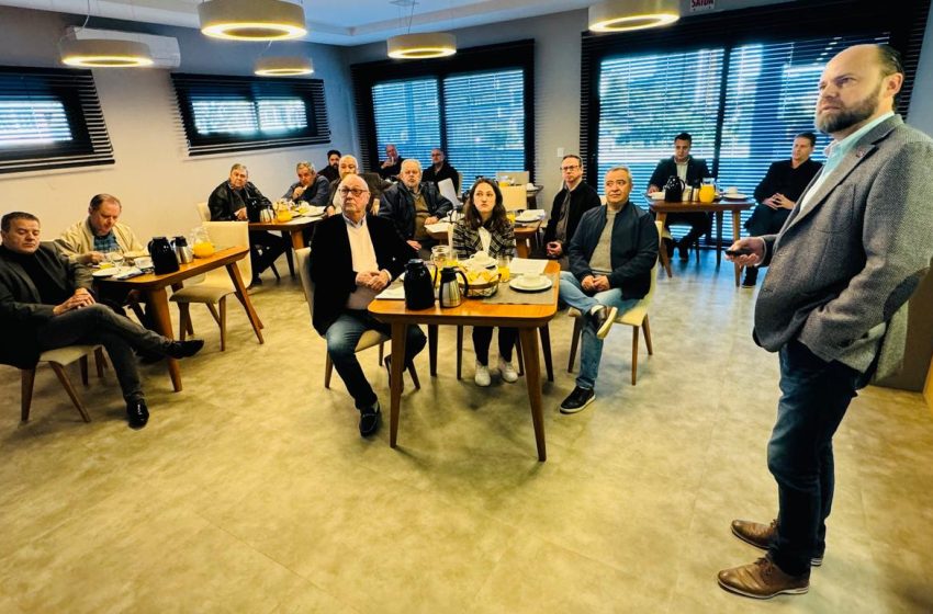  Direção da Condor recebe a imprensa