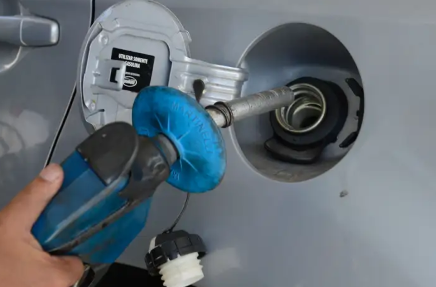  Petrobras reajusta em 7,12% preço da gasolina para distribuidoras