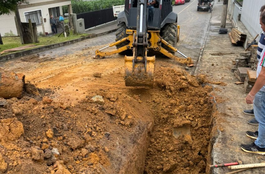  Obras de drenagem no Rio Vermelho