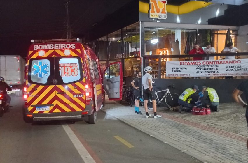  Ciclista fica ferido em acidente na Kaesemodel