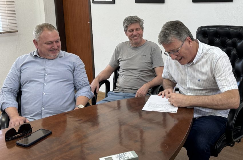  POLÍTICA: Desagrada…Kravec…Zwiefka…Oposição