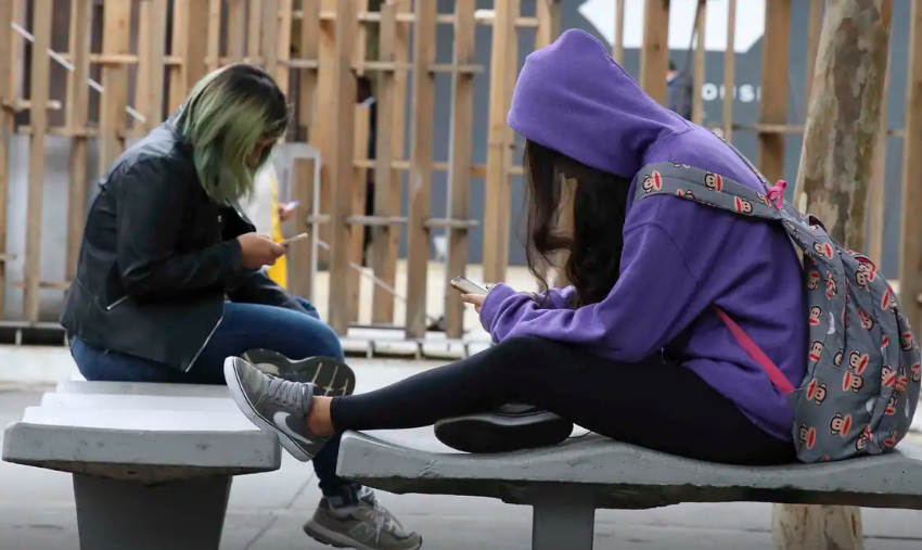  Projeto de Lei que restringe uso de celular em escolas é sancionado