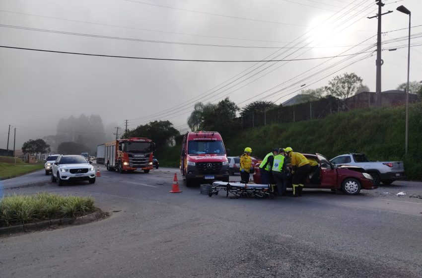  Um ferido em choque entre carros no bairro Lençol