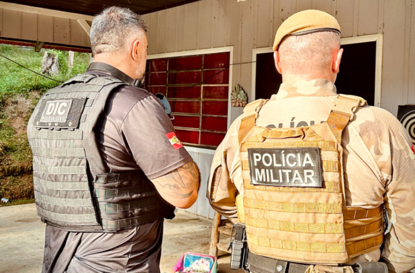  Homem com mandado de prisão por homicídio e tráfico é preso em Campo Alegre