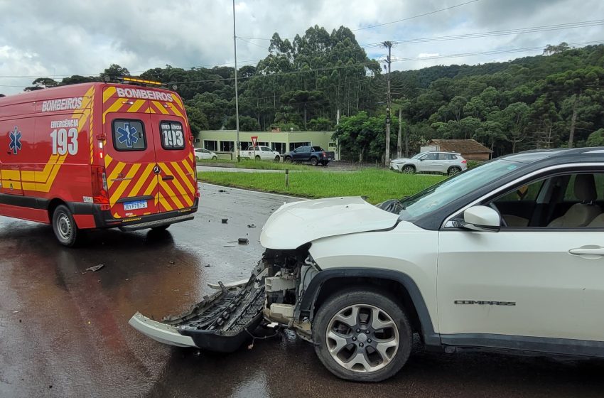  Colisão frontal no bairro Lençol