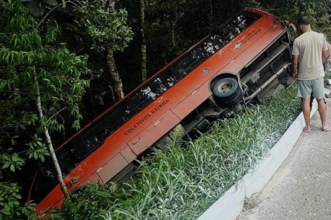  Acidente com ônibus do transporte coletivo