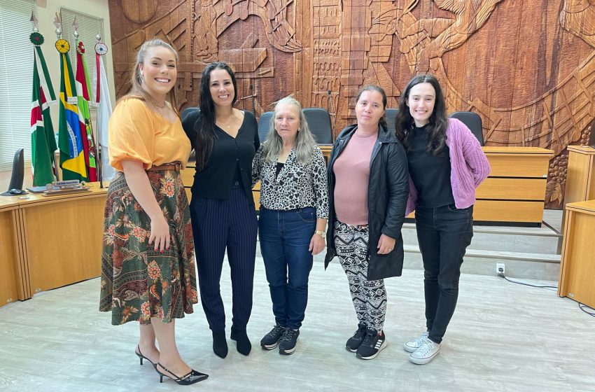  Caps promove visita à Câmara de Vereadores