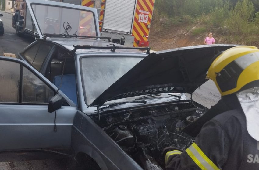  SUSTO: princípio de incêndio em veículo