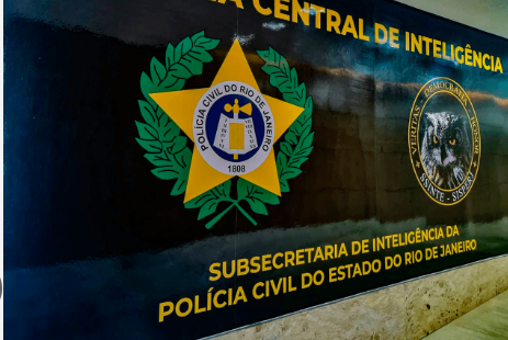  Pai de menina desaparecida se entrega à polícia