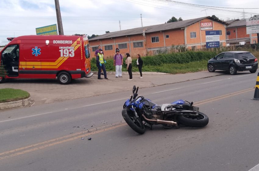  Moto e carro colidem no bairro Oxford
