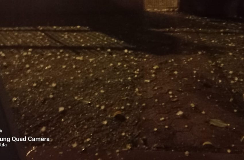  PREJUÍZOS: Chuva de granizo danificou telhados em São Bento do Sul