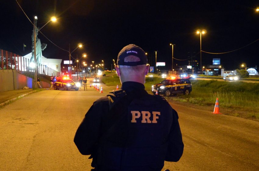 Saída de pista seguida de tombamento na BR-280