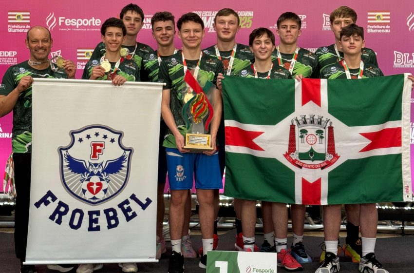  CAMPEÃO: Froebel conquista título estadual