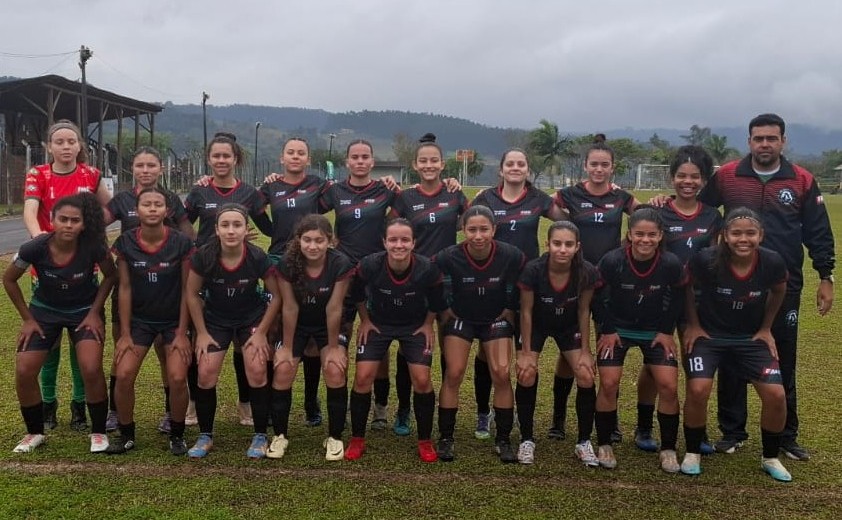  HISTÓRICO: Meninas do futebol na semifinal