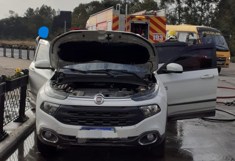  TORO QUEIMADA: Incêndio destruiu veículo