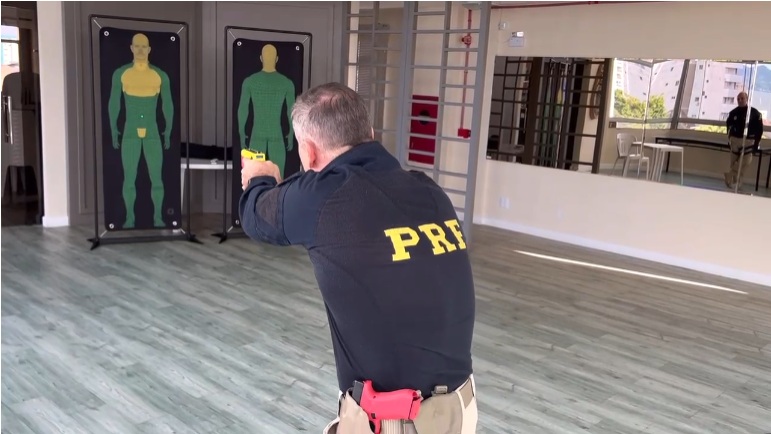  PRF adota nova geração de armas elétricas