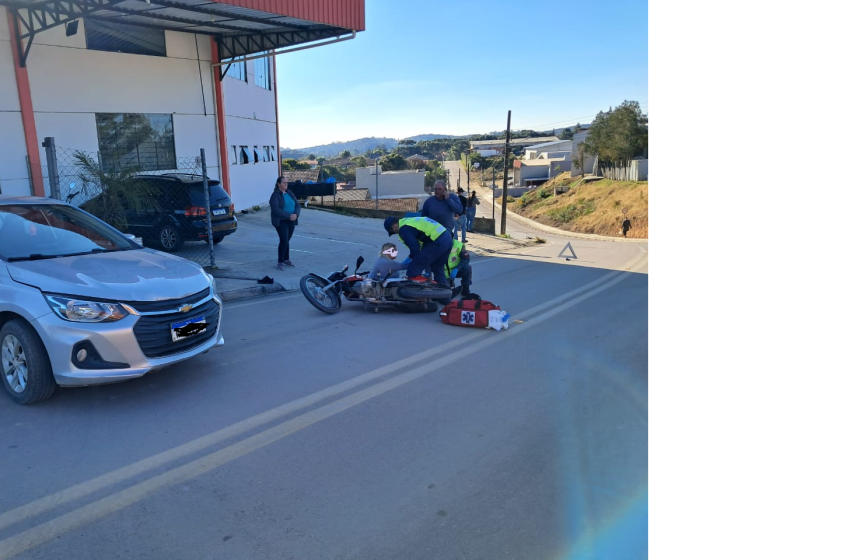  Acidente no Mato Preto envolve carro e moto