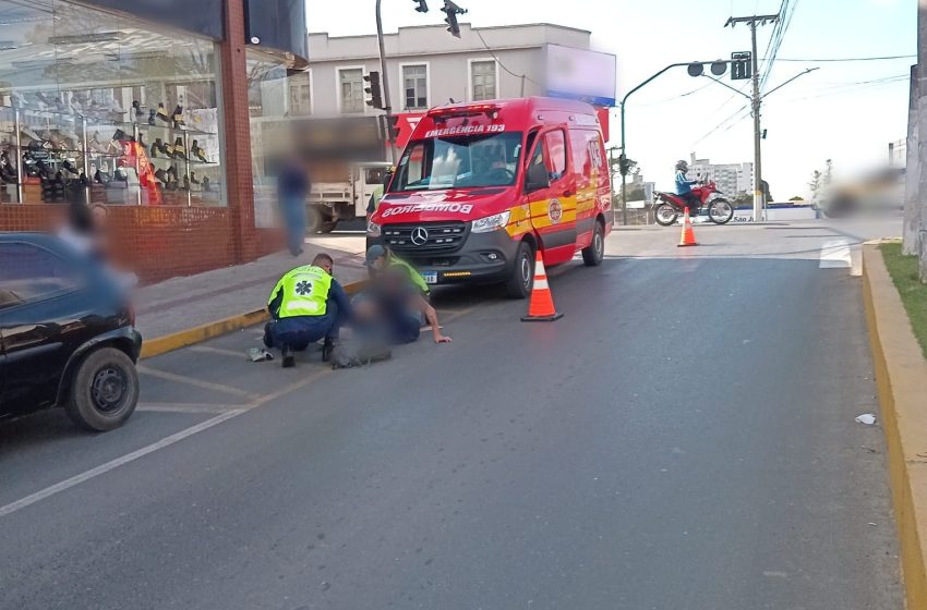  ATROPELAMENTO: Vítima é conduzida ao hospital com suspeita de fratura