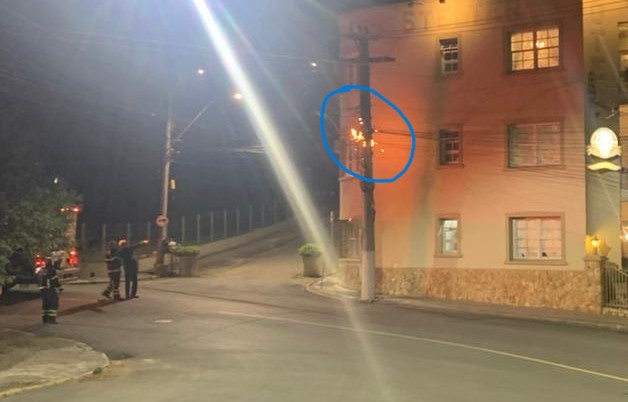  SUSTO: curto em rede assusta moradores