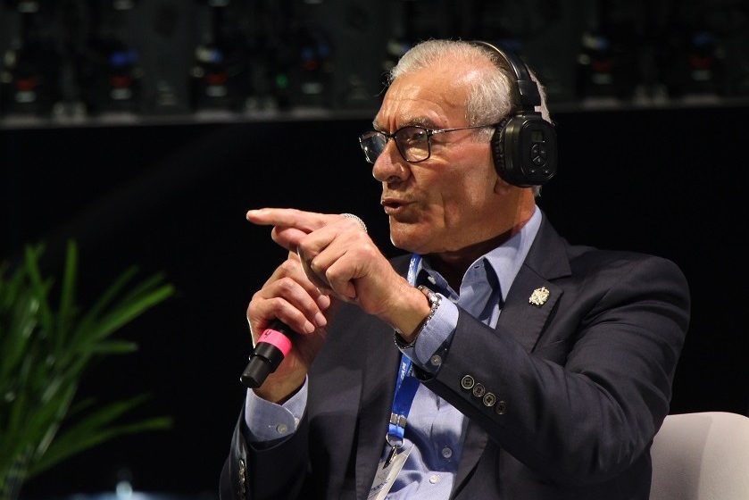  Silvio Dreveck destaca força da economia catarinense durante Congresso da Fecam