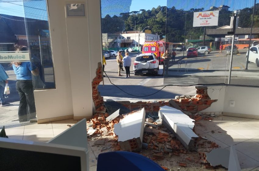  SIRENE LIGADA: Corpo encontrado…colisão em prédio…queda de árvore