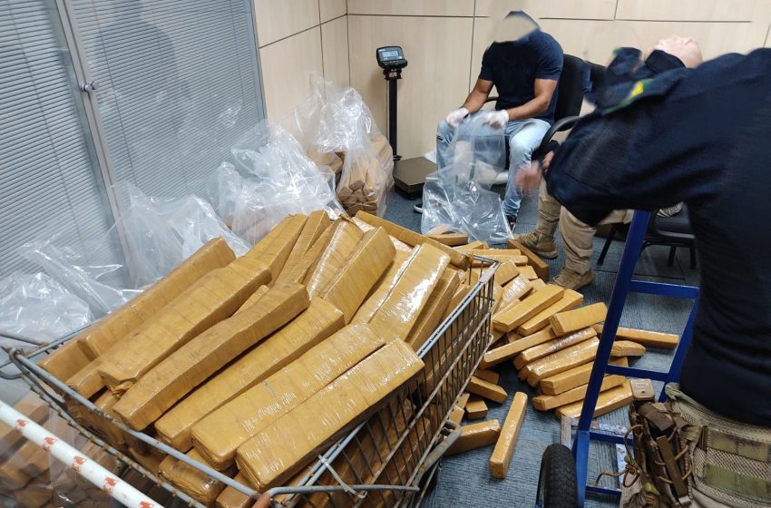  SAIU NO GALOPE: motorista preso com mais de uma tonelada de maconha em carro roubado