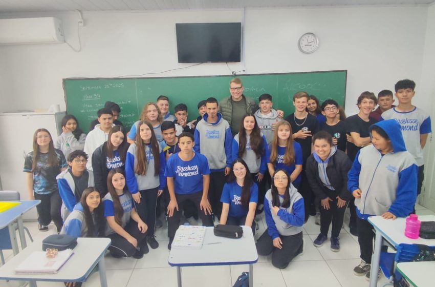  Palestras abordam as influências das drogas na vida dos adolescentes