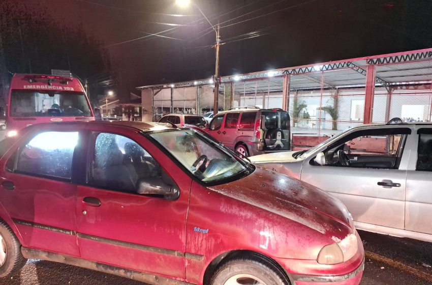  Duas pessoas conduzidas ao hospital após colisão frontal entre veículos