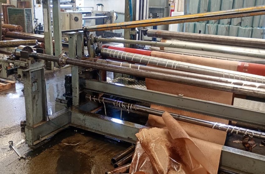  Máquina explode e duas pessoas ficam feridas