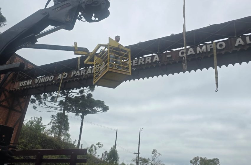 Portal turístico é removido para garantir a segurança da população