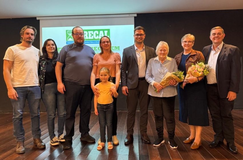  JEAN DUVOISIN: justa homenagem prestada