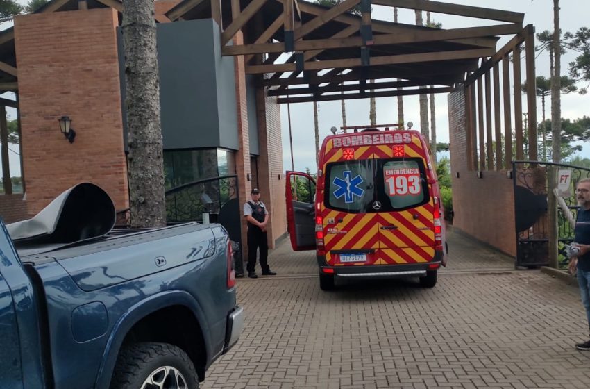  Quadriciclo capota e dois menores ficam feridos