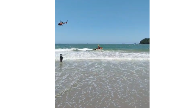  Bombeiros buscam por vítima de afogamento em praia de SC