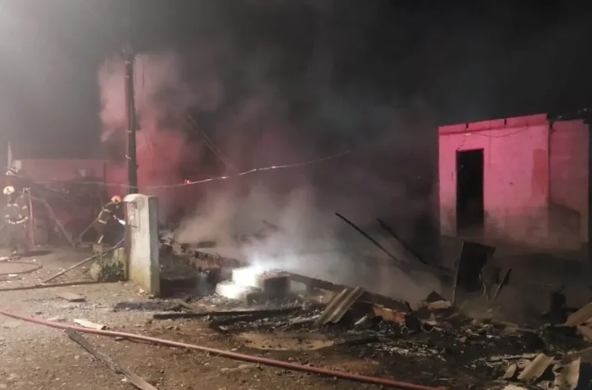  TRAGÉDIA: família morre em incêndio residencial