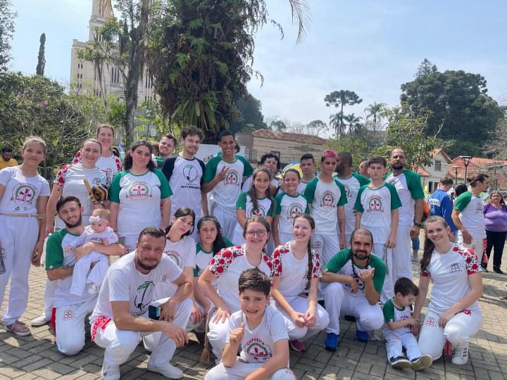 Capoeira na Praça: Sábado tem aulão aberto ao público