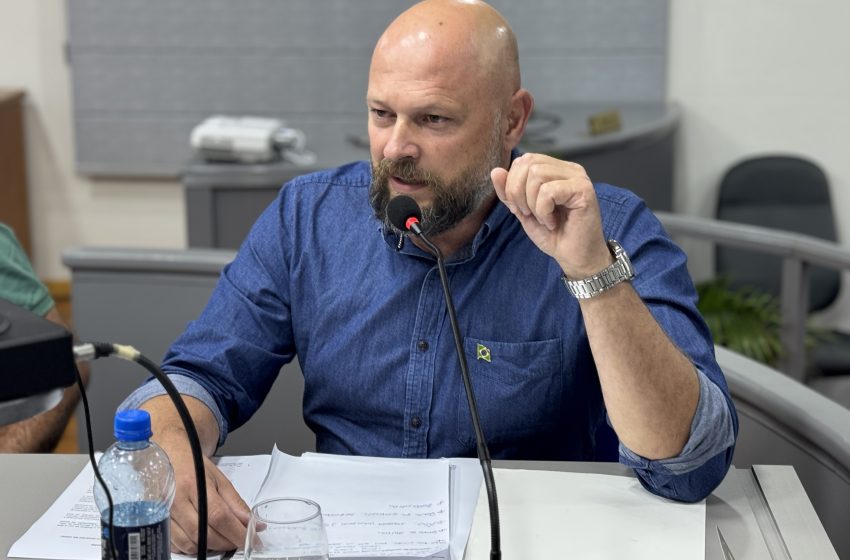  REPOSIÇÃO: aprovada com muitas críticas