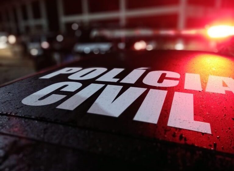  Mãe é presa por tortura e exposição de filhas