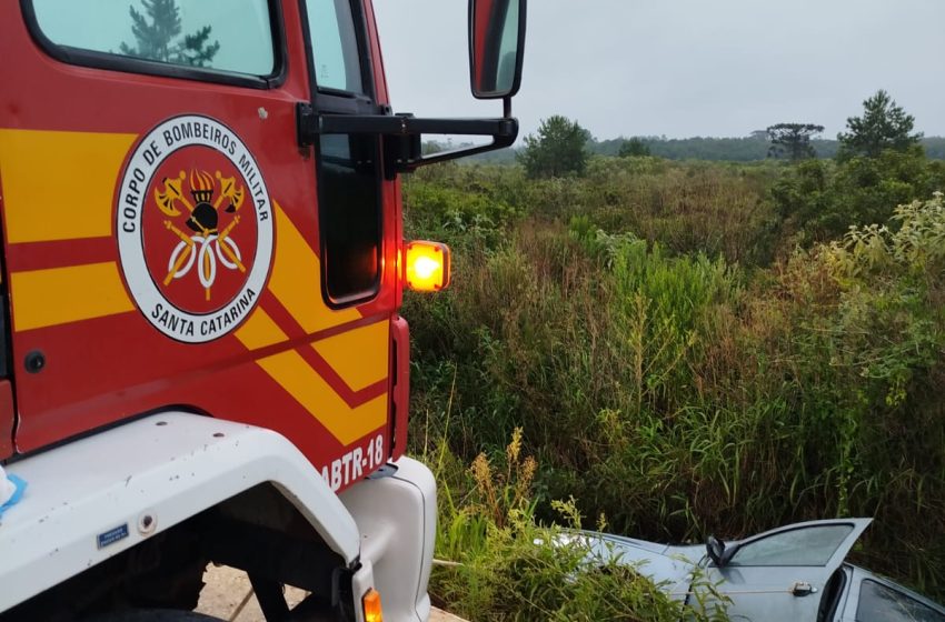  Saída de pista e capotamento e morte na madrugada de domingo