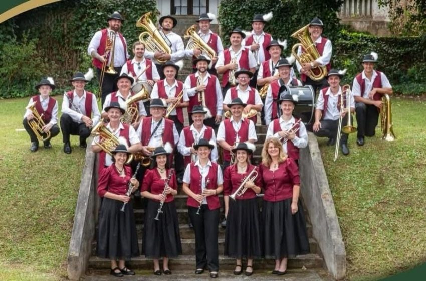  BANDA TREML: turnê catarinense começa em casa