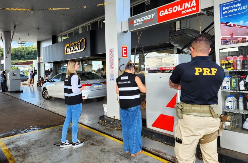  Operação fiscaliza postos e autua quase 40 por preços abusivos em SC