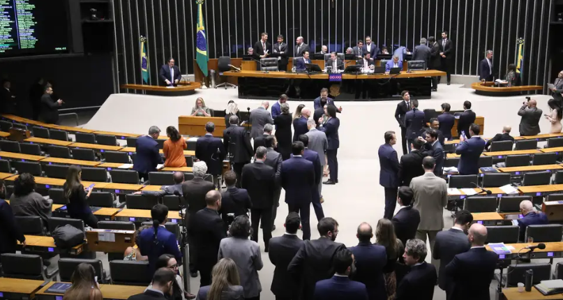  Câmara aprova inclusão de homicídio vicário na Lei Maria da Penha