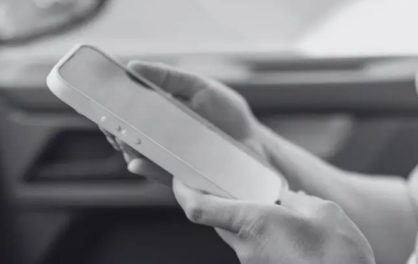  Uso de IA para forjar nudes de alunas causa expulsão em colégio de Blumenau