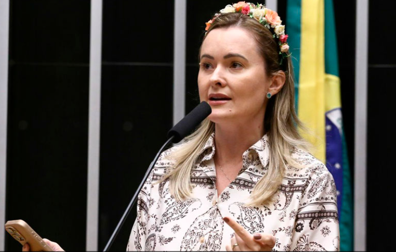  Projeto propõe dedução integral de gastos com educação no Imposto de Renda