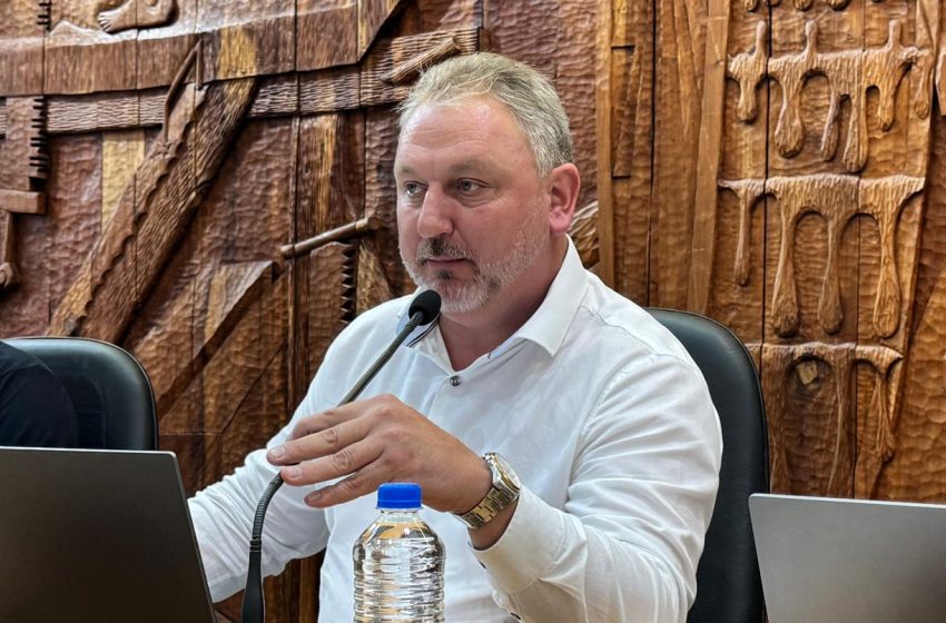  DECORO: Pollum taxa de ação política