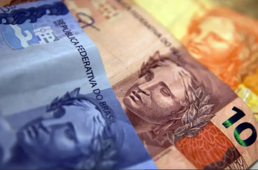  Aposentados e pensionistas do INSS começam a receber 13º nesta sexta