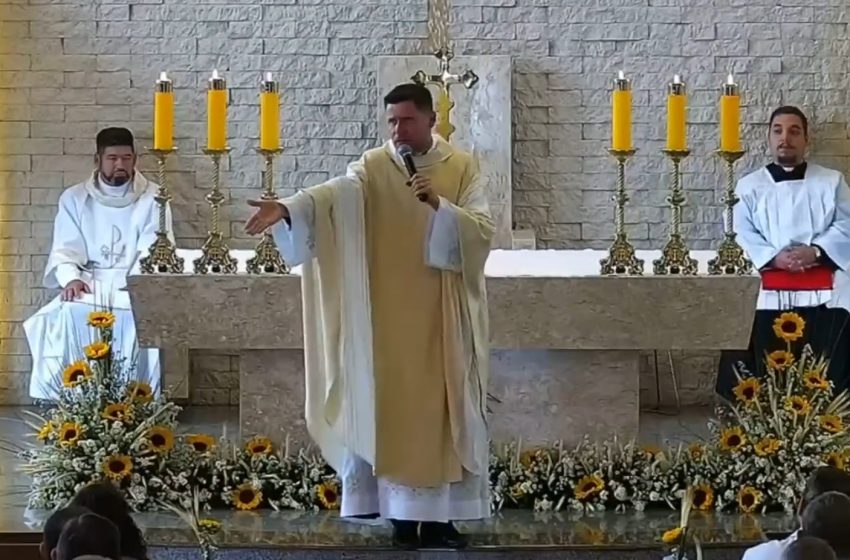  Primeira Eucaristia reforça papel da família na fé